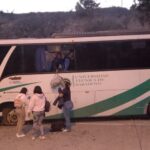 Bus que transportaba a universitarios se accidentó en la vía Cuenca-Loja