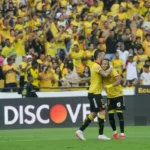Barcelona SC vence 2-0 a Emelec en el Clásico del Astillero y se mantiene puntero