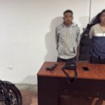 Policía aprehendió a dos personas tras ser sorprendidas en un asalto y robo a mano armada, en Quito