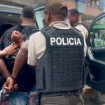 Cuatro presuntos extorsionadores armados fueron aprehendidos en flagrancia en Esmeraldas