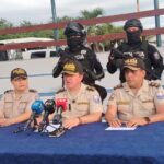 Policía en Manabí aprehende a 3 sujetos y recupera vehículo reportado como robado