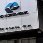 Petroecuador enfrenta una situación crítica tras el incendio en la refinería de Esmeraldas