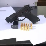 Prisión preventiva para padre e hijo por presunto tráfico de armas de fuego