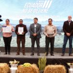 EL GOBIERNO NACIONAL ENTREGÓ INSUMOS AGRÍCOLAS A PRODUCTORAS Y PRODUCTORES DE AZUAY