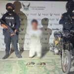 Policía aprehendió a dos ciudadanos por el delito de tenencia y porte de armas de fuego en Esmeraldas