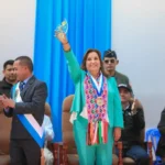 Dina Boluarte duplica su sueldo a un año de concluir su mandato en Perú