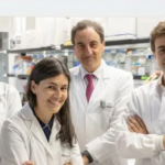 Científicos españoles logran bloquear la molécula que causa recaídas y metástasis en el cáncer de mama más agresivo