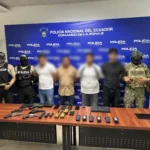 Aprehendidos y armas incautadas durante operativo en el Distrito Modelo