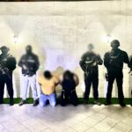 Golpe a estructura narco delictiva en Guayas: dos sujetos capturados con 125 paquetes de droga
