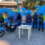 Seis delincuentes fueron aprehendidos con armas, droga y vehículos en operativo nocturno en Quito