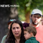 “Estaban rezando”: 2 niños muertos y otras 17 personas heridas en un tiroteo en una escuela católica de EE.UU.