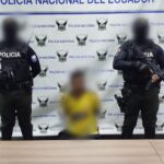 Sujeto aprehendido por tenencia ilegal de arma de fuego y recuperación de vehículo en Los Ríos