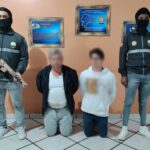 2 aprehendidos por presunta tenencia de arma y falsificación de documentos