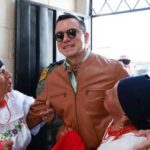 El gobierno de Noboa activa bonos, adelanta sueldos y amplía feriados en medio del paro “nacional”