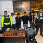 Policía aprehende a cuatro personas por presunto robo de accesorios de vehículos