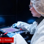 Qué es la perovskita, el “material maravilloso” que impulsa la revolución de la energía solar