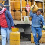 El cilindro de gas, usado como chantaje, se vende hasta en USD 15 en Otavalo