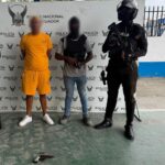 Aprehendimos en Esmeraldas a un presunto integrante de la estructura criminal “Los Tiguerones” con un arma de fuego