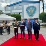 Embajada de Francia en Ecuador entrega drones a unidades especiales de la Policía Nacional