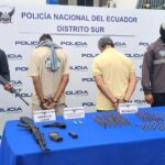 Dos presuntos integrantes de la “Mafia 18” aprehendidos con armas y explosivos en Guayaquil