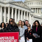 “Sólo queremos que salgan a la luz todas las pruebas de estos crímenes”: el escepticismo de las víctimas de Epstein ante la publicación de los archivos restantes del caso