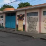 Guayaquil: Sujetos armados ingresan a plantel educativo de Bastión Popular y dejan panfleto