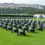 Policía Nacional fortalece sus capacidades operativas y logísticas con la entrega de radios de comunicación y motocicletas de última generación