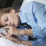 Miles de escolares del Reino Unido participarán en un importante estudio sobre el uso de las redes sociales y la salud mental de los adolescentes.