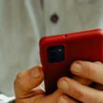 Un tribunal reconoce los ‘me gusta’ en redes como motivo de divorcio: “Erosionan la seguridad emocional”