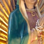 CUANDO LA MADRE LLORA… Y EL MUNDO YA NO ESCUCHA