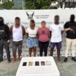 Aprehendimos a cuatro presuntos integrantes de “Los Chechenos” por el delito de extorsión en Esmeraldas