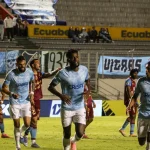 Universidad Católica golea a Macará y lidera la LigaPro por gol diferencia