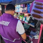 Operativo en Durán alerta sobre venta ilegal de medicamentos sin registro sanitario afuera de un hospital