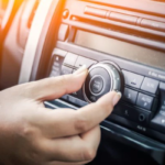 EL AUTOMOVIL ES EL LUGAR PREFERIDO PARA LA ESCUCHA DE LA AM/FM EN TODOS LOS GRUPOS ETARIOS