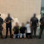 Aprehendimos a dos sujetos y aislamos a un adolescente, implicados por presunta extorsión en Guayaquil