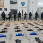 Contundente operativo en carretera: Aprehendimos vehículo cargado con 305 kilos de droga