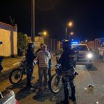 Operativo en Sucumbíos deja 22 aprehendidos, entre ellos un ciudadano con boleta de captura vigente por tenencia y porte de armas