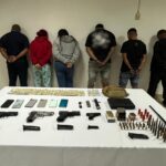 Aprehendimos a seis presuntos integrantes de “Los Lobos” con armas de fuego y cartuchos en Quito