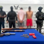 Intervención policial deja dos aprehendidos y tres armas de fuego icautadas en Esmeraldas