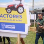 PRESIDENTE NOBOA ENTREGA TÍTULOS DE TIERRAS, CRÉDITOS A PRODUCTORES SIERRA CENTRO