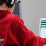 Una nueva plataforma educativa utiliza una ciudad virtual para motivar a los estudiantes y, al mismo tiempo, reducir la carga de trabajo del profesorado.