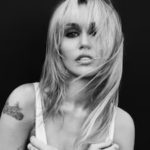 Miley Cyrus eliminó su apellido: el cambio que acompaña a su nuevo álbum, ‘Bass Persuades’