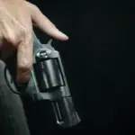 Fiscalía procesa a 2 presuntos integrantes de ‘Los Lobos’ por asesinato