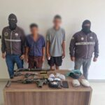 Aprehendimos a dos presuntos antisociales y decomisamos armas, municiones y droga en Jipijapa