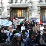 Las protestas estudiantiles se intensifican en Francia: centenares de centros cerrados y choques con la Policía